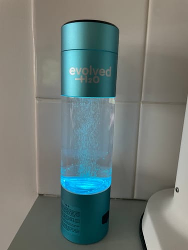 Customer photo review of Evolved H2O™ Advanced Hydrogen: Pro Bottle