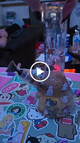 Customer video review of World of Cats Beaker Glass Bong