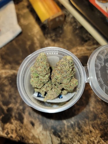 Customer photo review of Glitter Bomb x Strawberry Cough