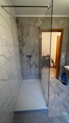 Customer photo review of SONNI Walk In/ Begehbare Dusche Duschabtrennung Duschwand Nano Klarglas Glasstärke 8mm Breite 70-120cm
