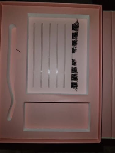 Nina P. review of LASH AROUND THE WORLD - Travel Box image 1 out of 1