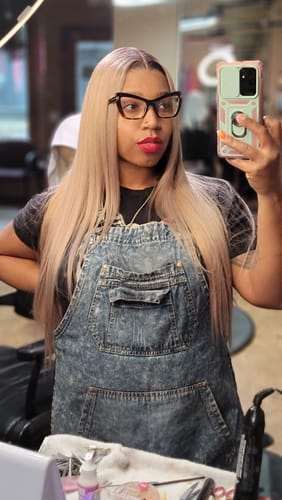 Customer photo review of CurlyMe 613 Blonde Human Hair Wig Body Wave Lace Front Wigs Pre Plucked