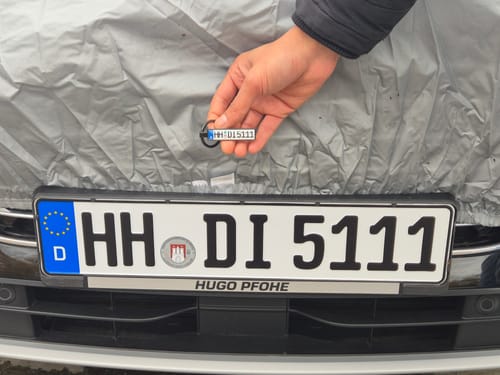 Customer photo review of Kennzeichen Schlüsselanhänger Mini Nummernschild Metall