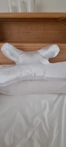 Customer photo review of Anti-Wrinkle Beauty Sleep Pillow – Premium Face-Support Design