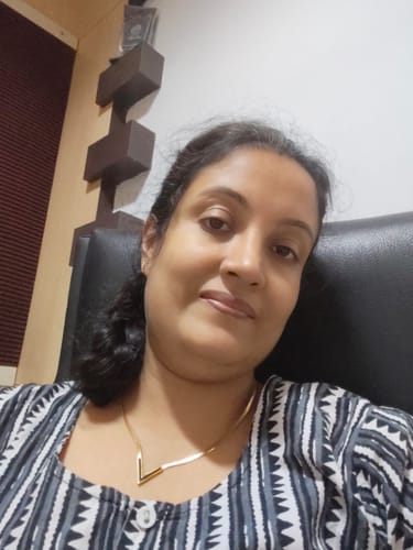 Customer photo review of Black Vixen Necklace & Classic Textured Hoops Jewellery Set