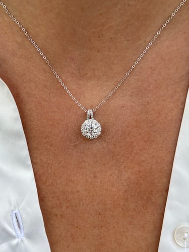 Customer photo review of Lumière Necklace