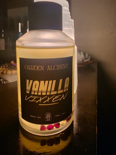 Customer photo review of VANILLA VIXXEN BODY OIL