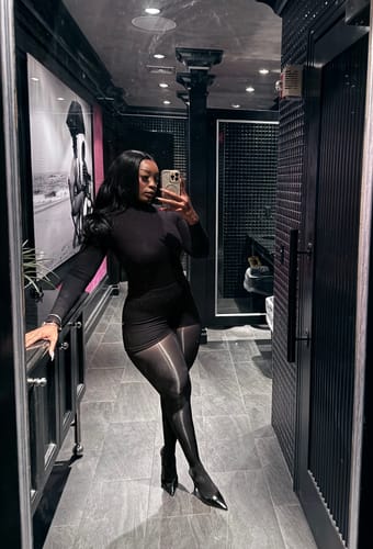 Customer photo review of Butter Scoop Waist Hot Pants