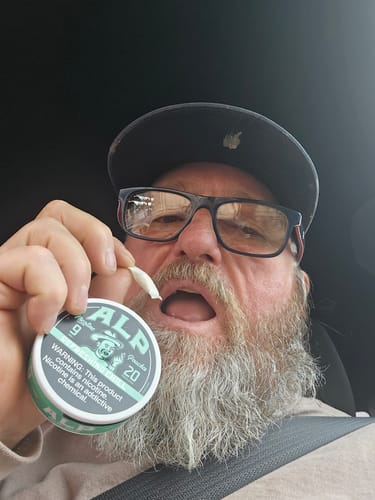 Lee N. review of Refreshing Chill Nicotine Pouches image 1 out of 1