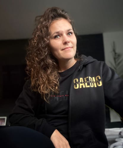 Customer photo review of Это стиль жизни - Damen Oversized Zip Hoodie Gold Edition mit Reißverschluss by SAEBIS®