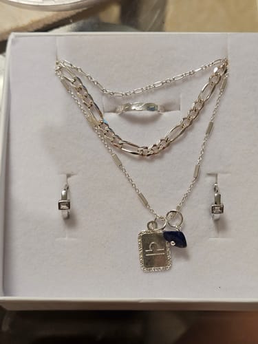 Customer photo review of שרשרת מזל אסטרולוגי ואבן לידה 4 ב-1 | Luck