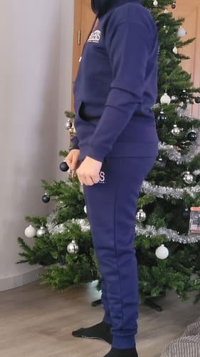 Customer photo review of Lifestyle Herren Jogginghose navyblau mit Stickerei by SAEBIS®