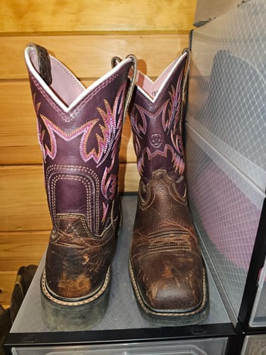 Customer photo review of Women’s Krista Steel Toe Work Boots