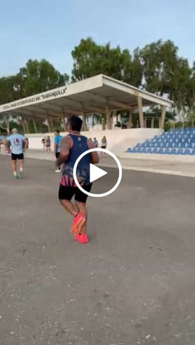 Customer video review of Asics Novablast 5 Hombre Flash Red Edo Purple