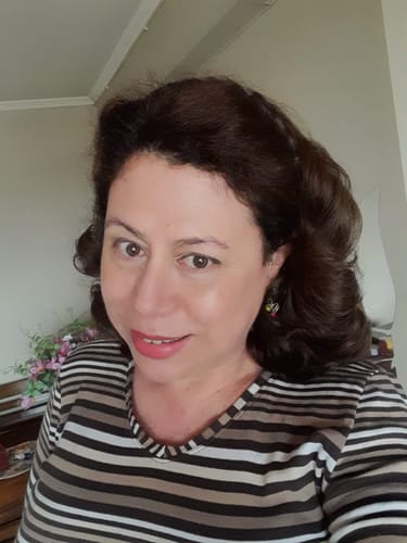 Reseña con foto de un cliente sobre Henna Jamila Hair - Cobrizo Natural y Duradero 👩🏼🦰