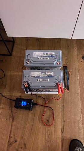 Customer photo review of 【Superpreis】0% MwSt.- Redodo LiFePO4 12V 100Ah H190 Untersitz Lithium Batterie mit Bluetooth für Wohnmobil | Batterie Wohnmobil, Solarbatterie, DIN H8