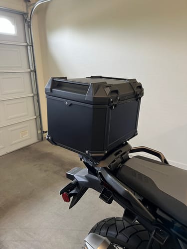 Customer photo review of 38L - Apex XL Suzuki V-Strom 1050 Aluminum Top Case Black