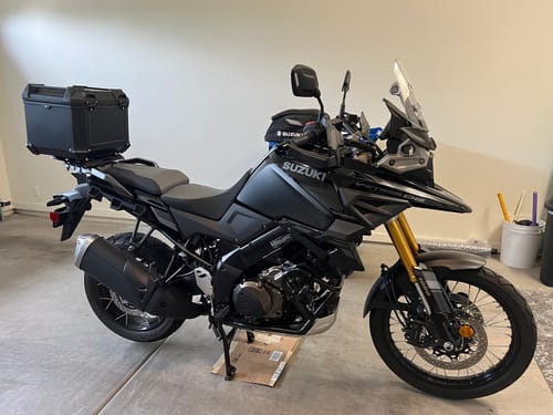 Customer photo review of 38L - Apex XL Suzuki V-Strom 1050 Aluminum Top Case Black