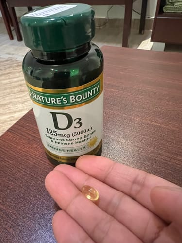 Customer photo review of Natures Bounty Vitamin D3 Capsule 5000 I.U 150 CAP