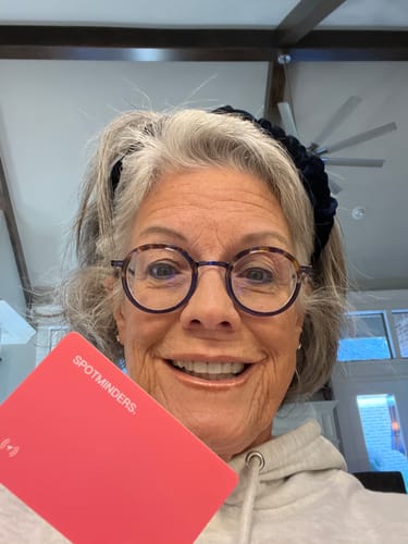 Customer photo review of SPOTMINDERS. Wireless Charger