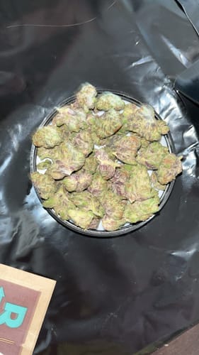 Customer photo review of Eddy White (smalls)