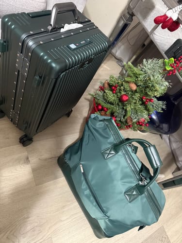 Melvi S. review of Weekender Bag image 1 out of 1