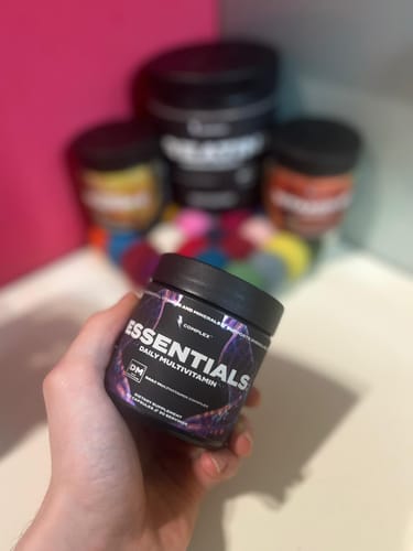 Zákaznická recenze s fotkou produktu Essentials Multivitamin
