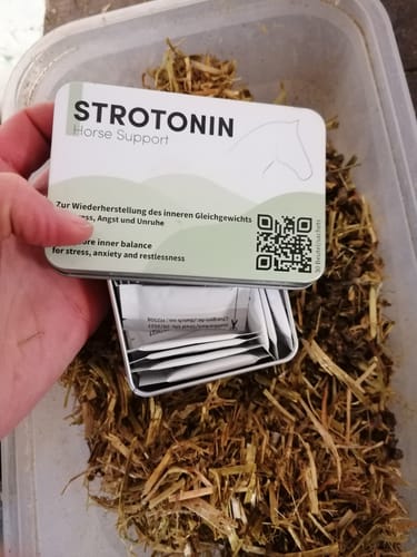 Customer photo review of Strotonin Horse Support