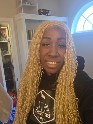 Customer photo review of Bohemian Knotless -TARA BLONDE (100% Human hair curls)
