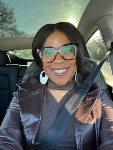 Customer photo review of Sensationnel Butta Glueless HD Lace Wig - Pre Cut Unit 12