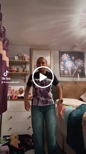 Customer video review of Unisex t-shirt