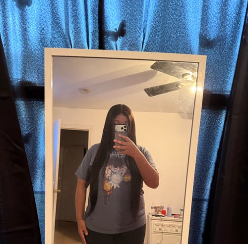 Customer photo review of CurlyMe Pre-bleached Straight Hair Wear Go Glueless Wig 7x5 Pre-cut HD Lace Pre-plucked