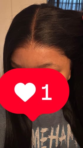 Customer photo review of CurlyMe Pre-bleached Straight Hair Wear Go Glueless Wig 7x5 Pre-cut HD Lace Pre-plucked