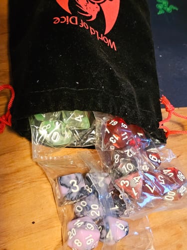 Customer photo review of Mystery Bag of Holding mit 10x7 Kunststoff Würfel