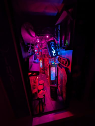 Customer photo review of Neo Ramen MiniAlley – A Cyberpunk DIY Diorama Booknook