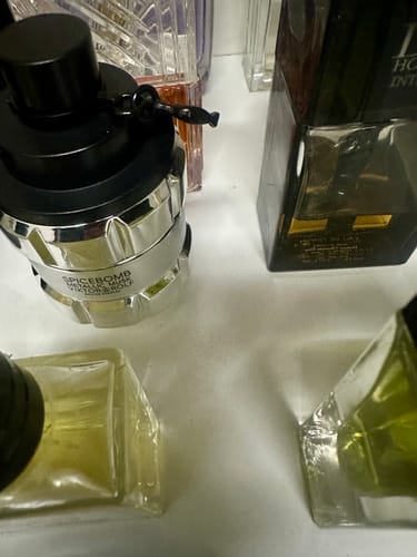 Customer photo review of Viktor&Rolf Spicebomb Metallic Musk Eau De Parfum For Men