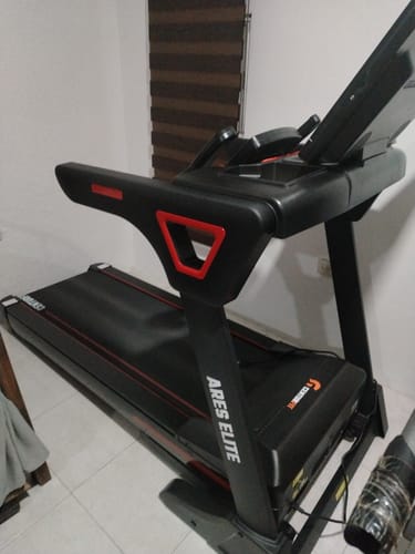 Customer photo review of Caminadora Electrica 3.6 HP Pantalla Touch Wifi Bluetooth