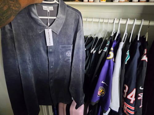 Customer photo review of Maglia Velour Overshirt- Grisaille