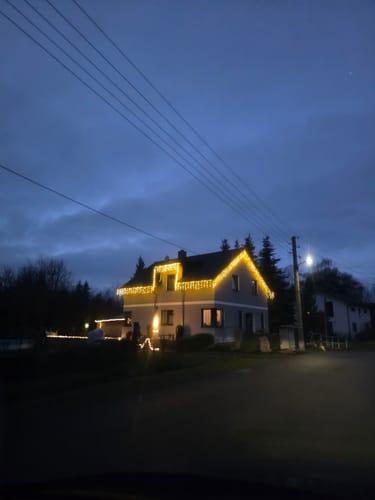 Customer photo review of Quntis 50m (164FT) Outdoor Wasserdichte LED Weihnachtsvorhanglichter – 36V Niederspannungs-Festival-Eiszapfenlichter für Event- und Feiertagsdekoration