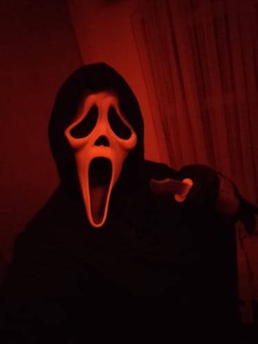 Customer photo review of Máscaras Cinematográficas Ghostface Edição Completa Premium