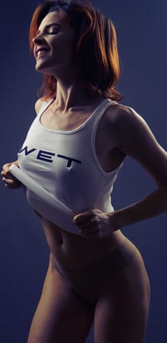 Customer photo review of Letter Print Tank Top Wet