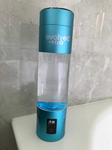 Customer photo review of Evolved H2O™ Advanced Hydrogen: Pro Bottle