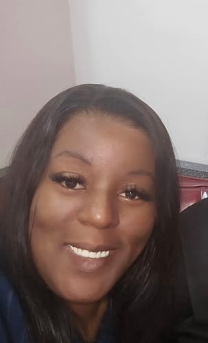 Customer photo review of CurlyMe Silky Straight Long Hair 13x6 Lace Front Wigs Pre Plucked Natural Hairline