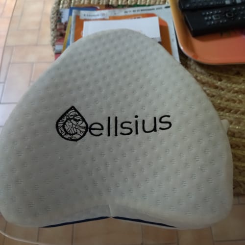 Avis photo d'un client sur Coussin Orthopédique Cellsius - Le Secret d'un sommeil sans douleur