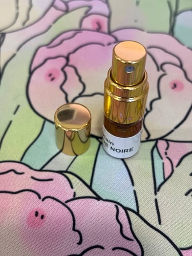 Customer photo review of Guerlain - Angélique Noire Eau de Parfum