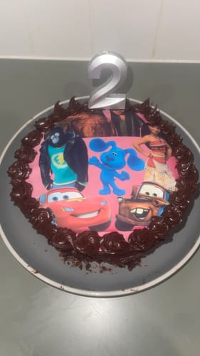 Customer photo review of 20 cm Pre-cut Circle Custom Edible Icing Image