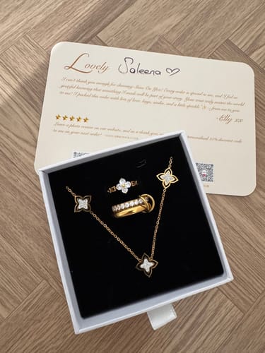 Customer photo review of LIVORIA RING