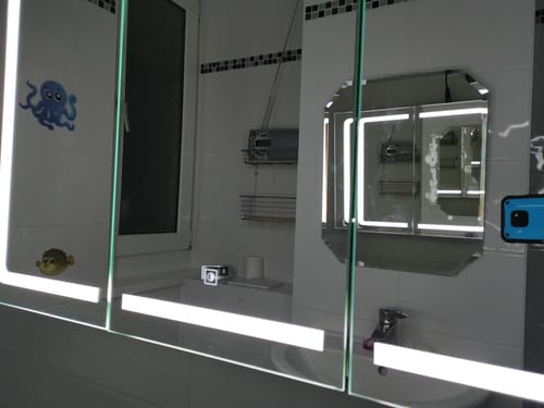 Customer photo review of SONNI Spiegelschrank mit Beleuchtung LED Edelstahl 3türig Spiegelschrank Bad mit Touchschalter und Steckdose