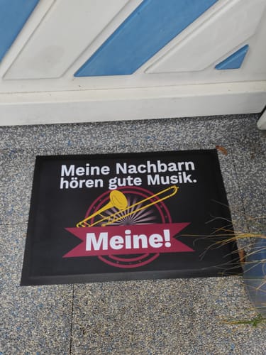 Customer photo review of Lustige Posaune Fußmatte – Fußmatte