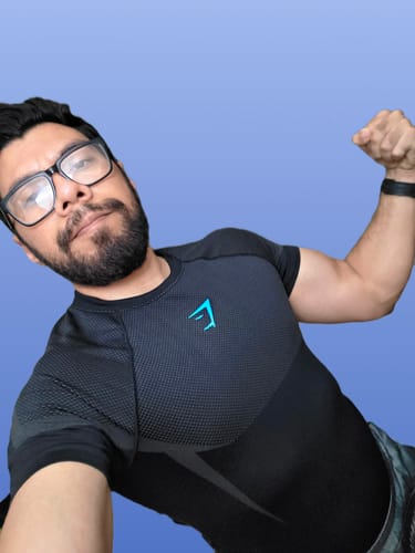 Customer photo review of ONYX V5 T-SHIRT